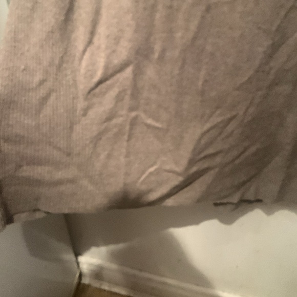 Stunning Pure Luxe 100% Cashmere shall from Tahari SZ L 🔥 - Picture 9 of 9